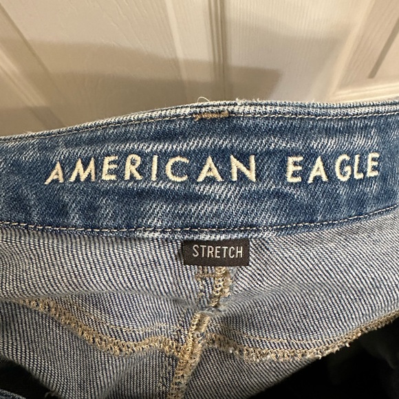 American Eagle Jeans Curvy Mom Womens Size 20 Distressed Rips Tears Blue Denim - Picture 4 of 6